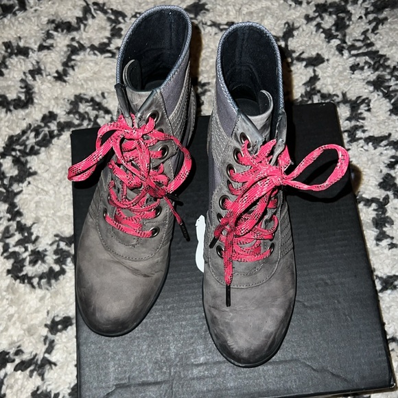 Sorel Lexie Wedge - 8.5 - Picture 2 of 5